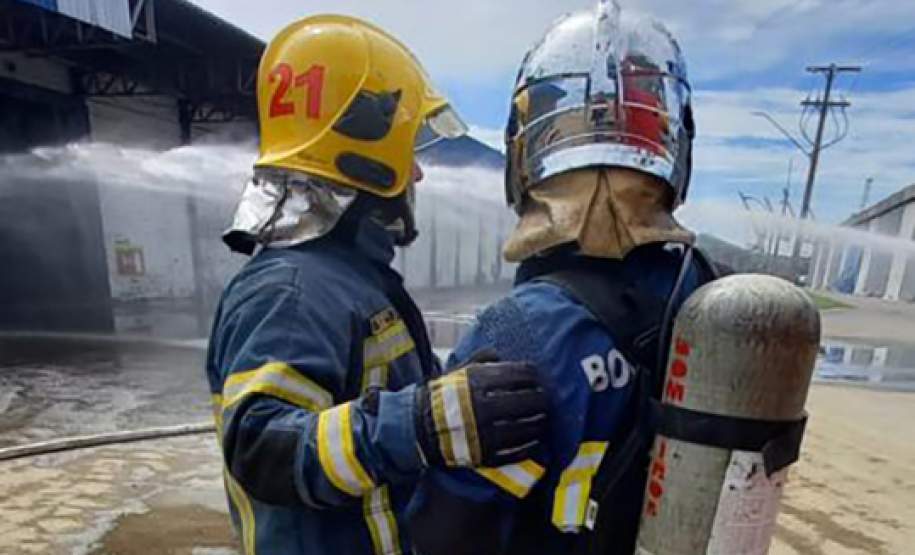 Exercício no Porto de Antonina simula atendimento de emergência com produto tóxico