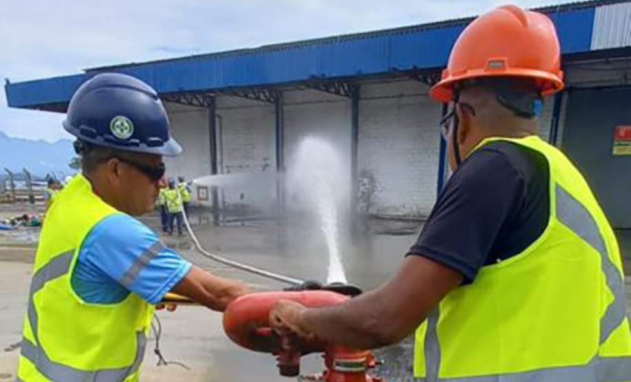Exercício no Porto de Antonina simula atendimento de emergência com produto tóxico