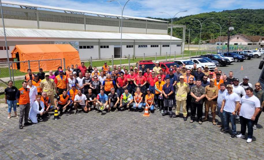 Exercício no Porto de Antonina simula atendimento de emergência com produto tóxico