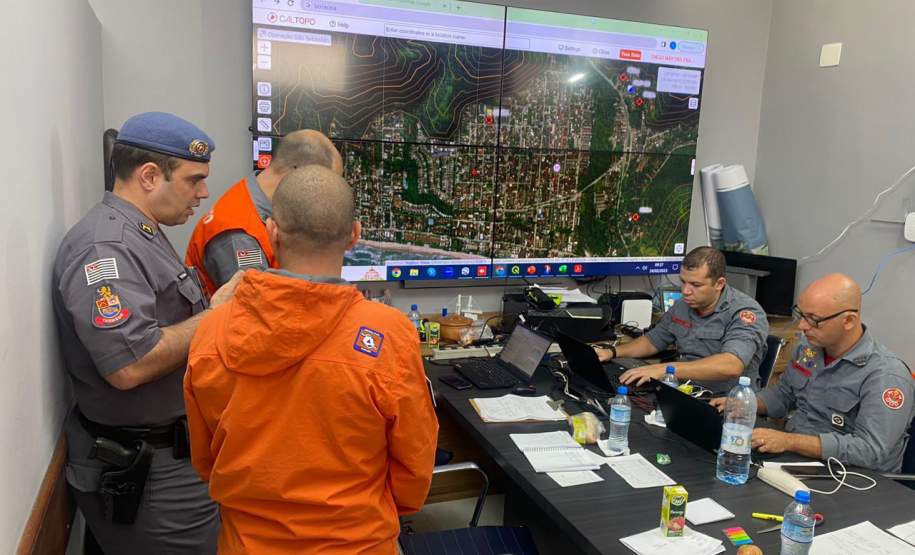 Após ajudar municípios atingidos pelas chuvas, técnicos do Paraná relatam trabalho em São Paulo