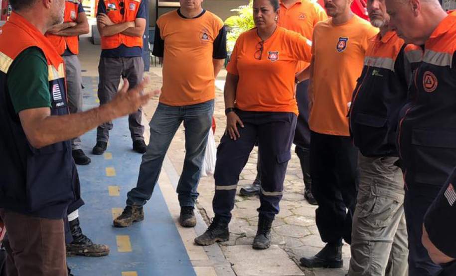 Após ajudar municípios atingidos pelas chuvas, técnicos do Paraná relatam trabalho em São Paulo