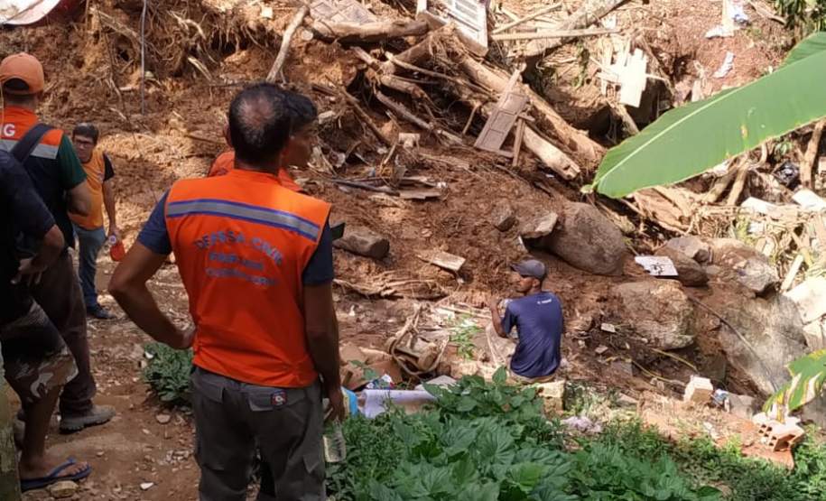 Após ajudar municípios atingidos pelas chuvas, técnicos do Paraná relatam trabalho em São Paulo