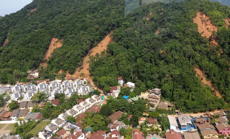 Após ajudar municípios atingidos pelas chuvas, técnicos do Paraná relatam trabalho em São Paulo