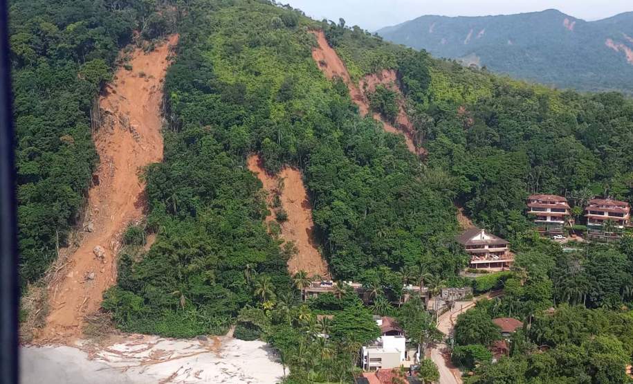 Após ajudar municípios atingidos pelas chuvas, técnicos do Paraná relatam trabalho em São Paulo