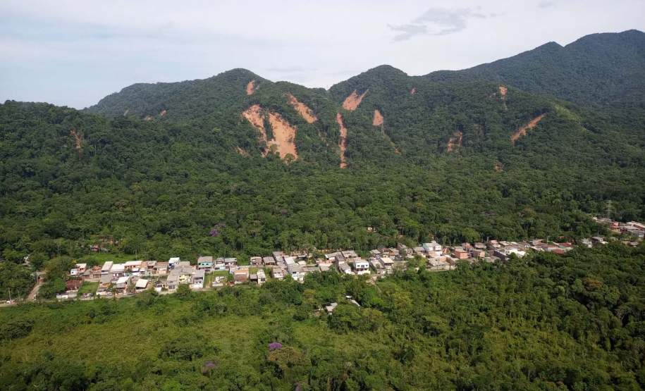 Após ajudar municípios atingidos pelas chuvas, técnicos do Paraná relatam trabalho em São Paulo