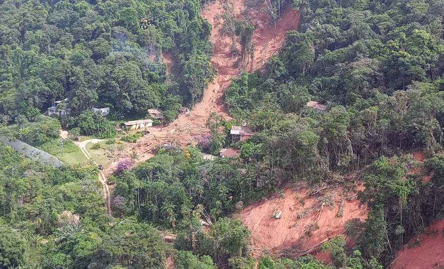 Após ajudar municípios atingidos pelas chuvas, técnicos do Paraná relatam trabalho em São Paulo