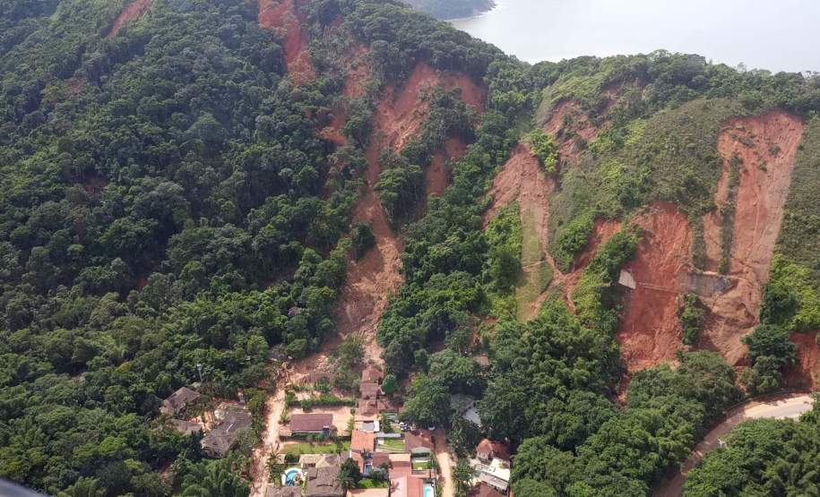 Após ajudar municípios atingidos pelas chuvas, técnicos do Paraná relatam trabalho em São Paulo