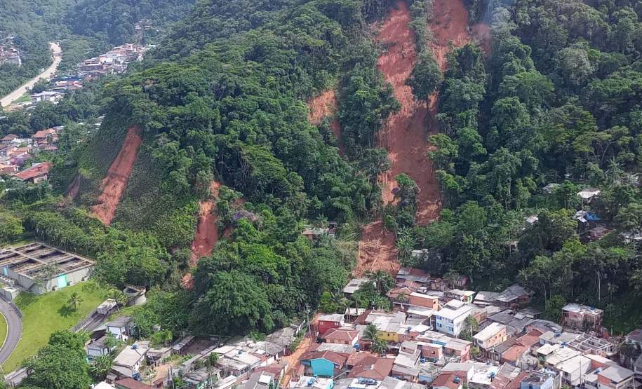 Após ajudar municípios atingidos pelas chuvas, técnicos do Paraná relatam trabalho em São Paulo