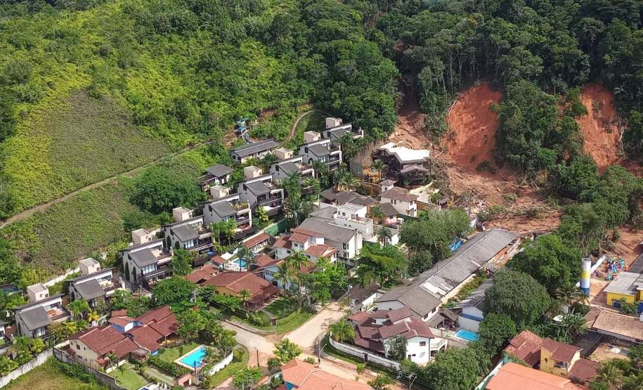 Após ajudar municípios atingidos pelas chuvas, técnicos do Paraná relatam trabalho em São Paulo
