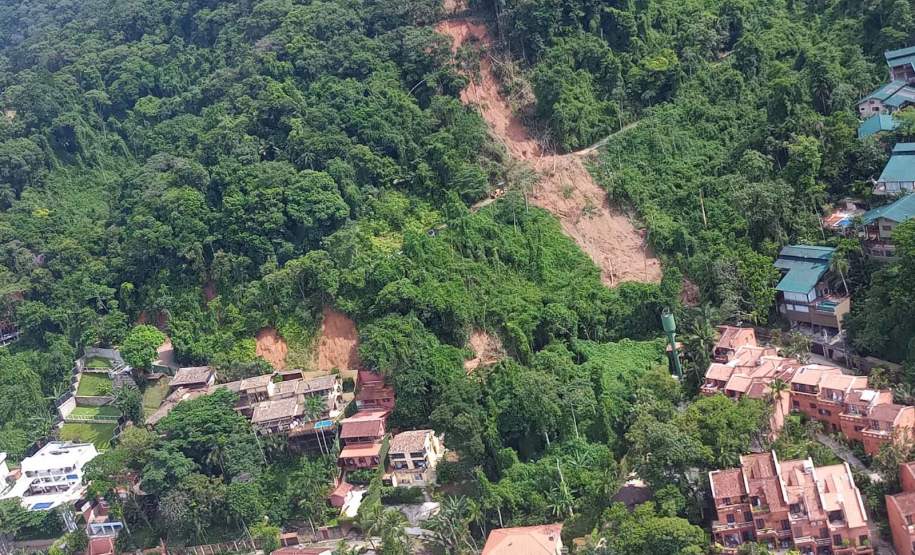 Após ajudar municípios atingidos pelas chuvas, técnicos do Paraná relatam trabalho em São Paulo