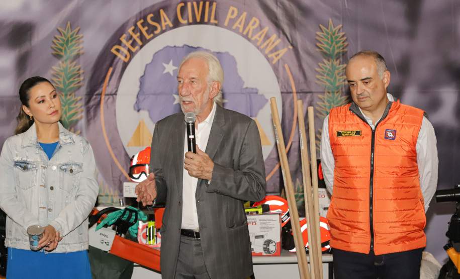 Piana entrega equipamentos para Bombeiros e "kits de resposta" a eventos climáticos para cidades