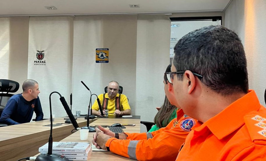 Visita dos militares do Corpo de Bombeiros Militar de Minas Gerais