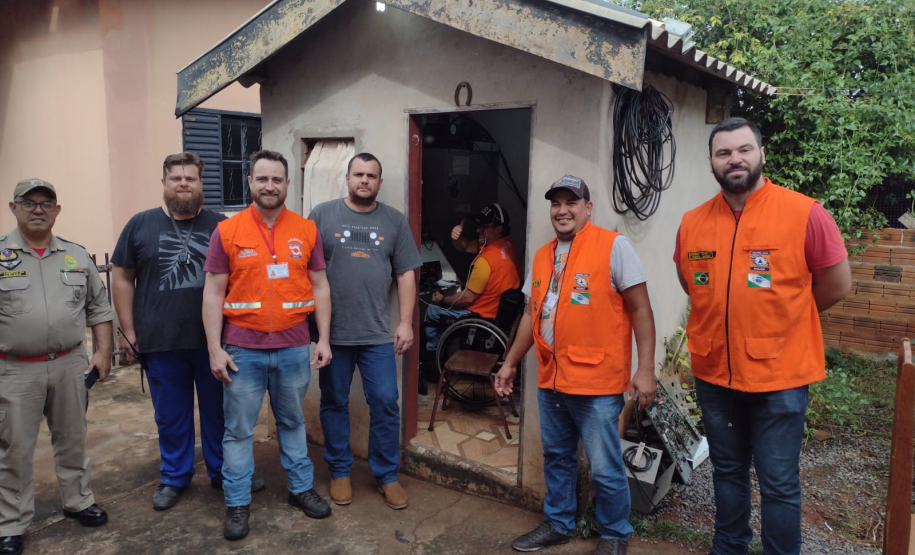 Radioamadores voluntários treinam protocolos em simulado de comunicação