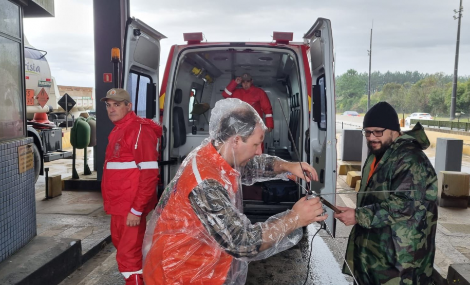 Radioamadores voluntários treinam protocolos em simulado de comunicação