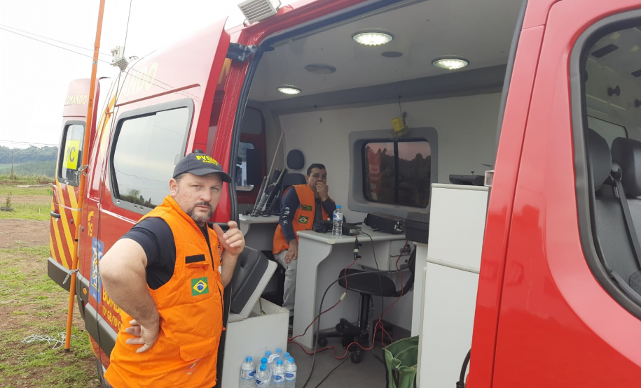 Radioamadores voluntários treinam protocolos em simulado de comunicação