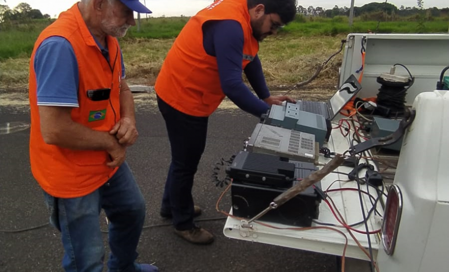 Radioamadores voluntários treinam protocolos em simulado de comunicação