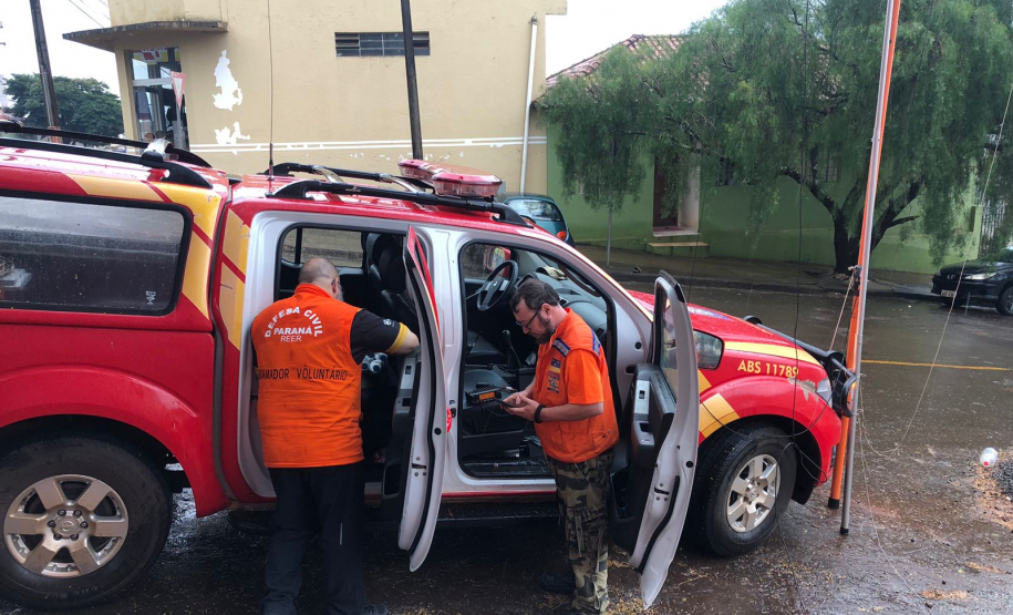 Radioamadores voluntários treinam protocolos em simulado de comunicação