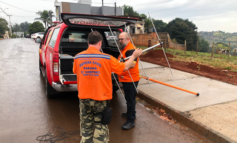 Radioamadores voluntários treinam protocolos em simulado de comunicação