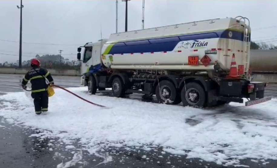 Radioamadores voluntários treinam protocolos em simulado de comunicação