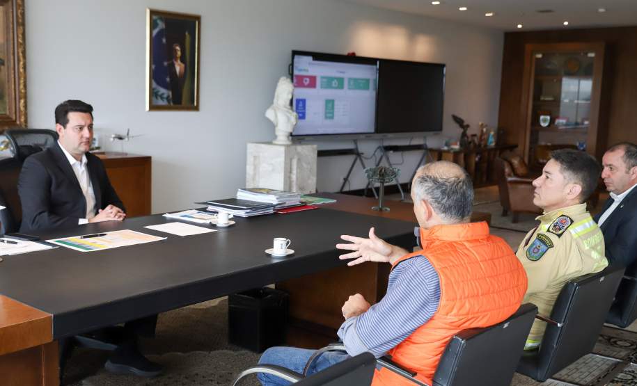 Governador anuncia medidas para apoiar cidades e empresas atingidas pelas chuvas