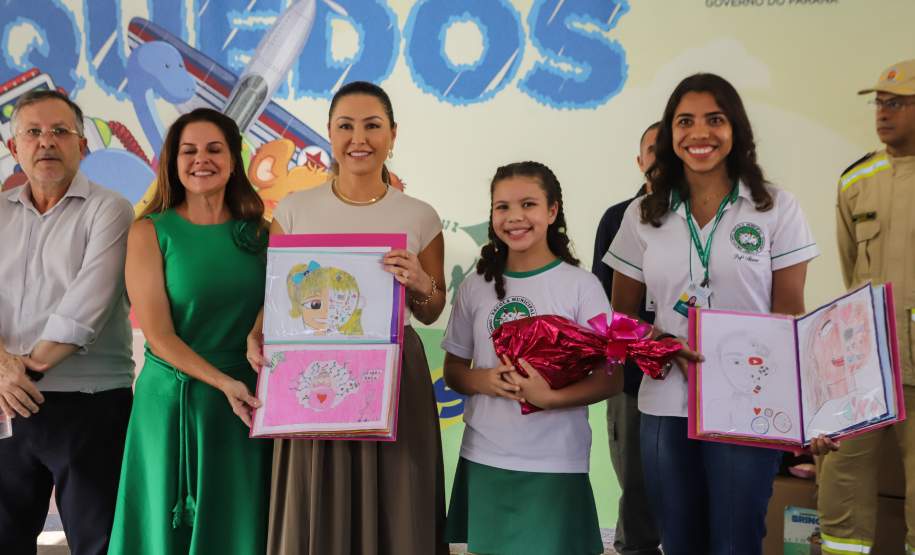 Campanha Paraná Piá distribui brinquedos a crianças dos 399 municípios do Estado