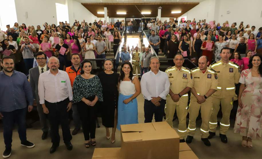 Campanha Paraná Piá distribui brinquedos a crianças dos 399 municípios do Estado