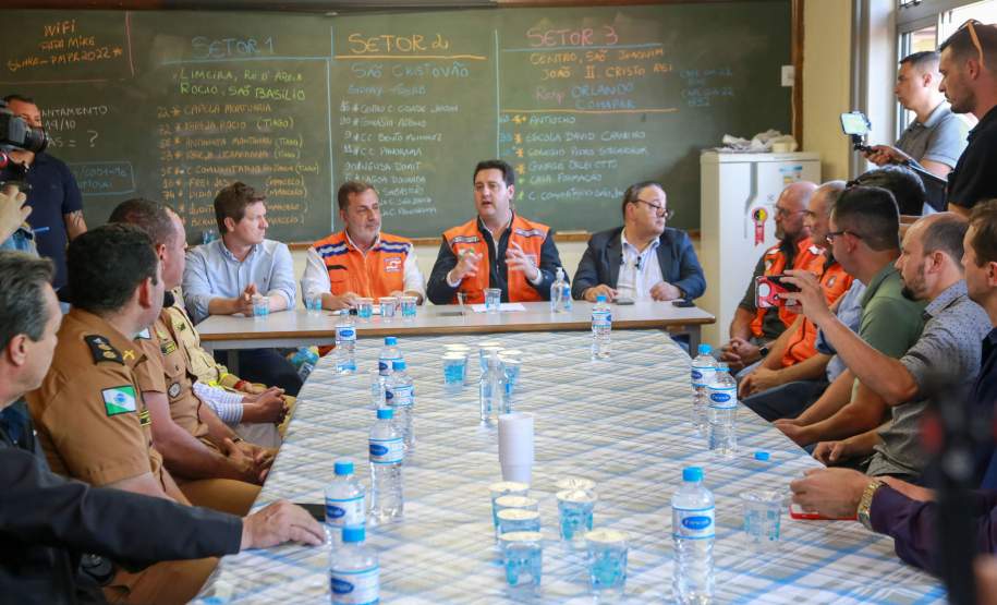 Em União da Vitória, governador Ratinho Junior anuncia pacote para auxílio às vítimas de enchentes