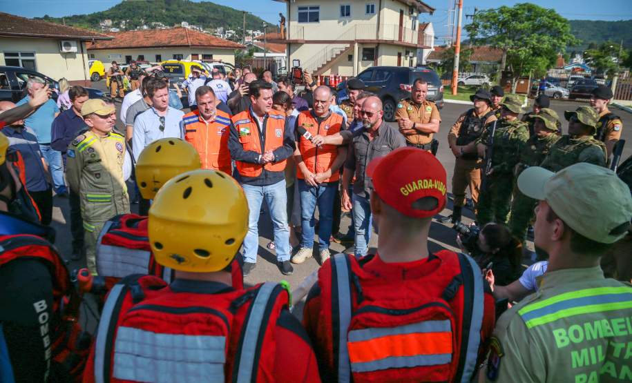 Em União da Vitória, governador Ratinho Junior anuncia pacote para auxílio às vítimas de enchentes