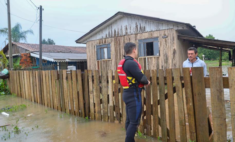 Estado auxilia nos atendimentos a famílias ilhadas em São Mateus do Sul