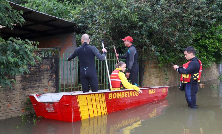 Estado auxilia nos atendimentos a famílias ilhadas em São Mateus do Sul