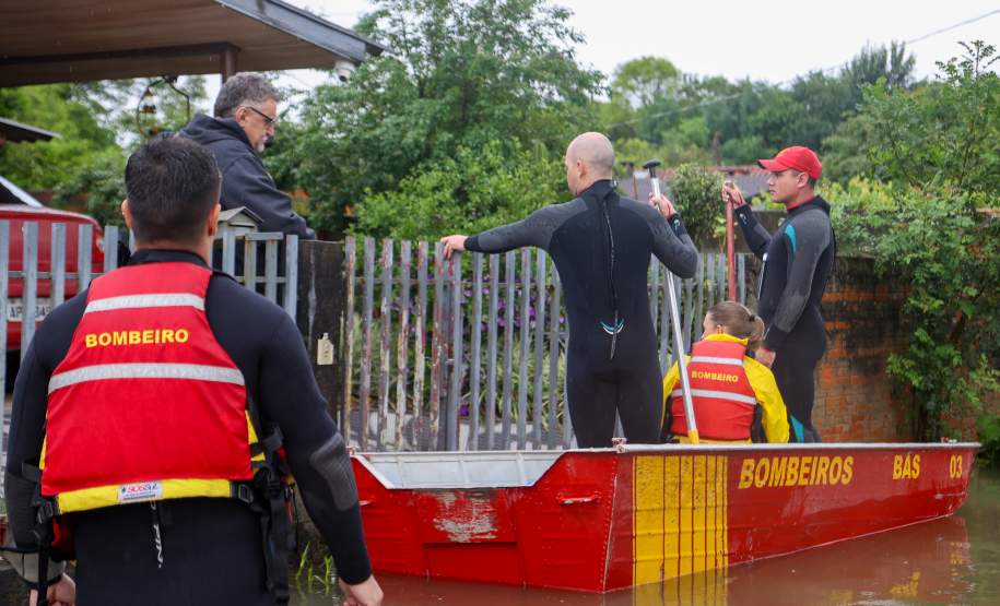 Estado auxilia nos atendimentos a famílias ilhadas em São Mateus do Sul