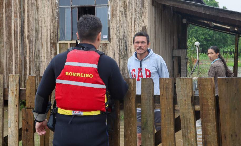Estado auxilia nos atendimentos a famílias ilhadas em São Mateus do Sul