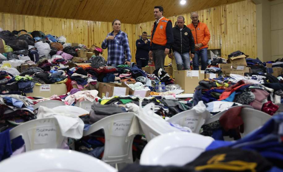 Governador visita São Mateus do Sul, uma das cidades mais afetadas pelas chuvas