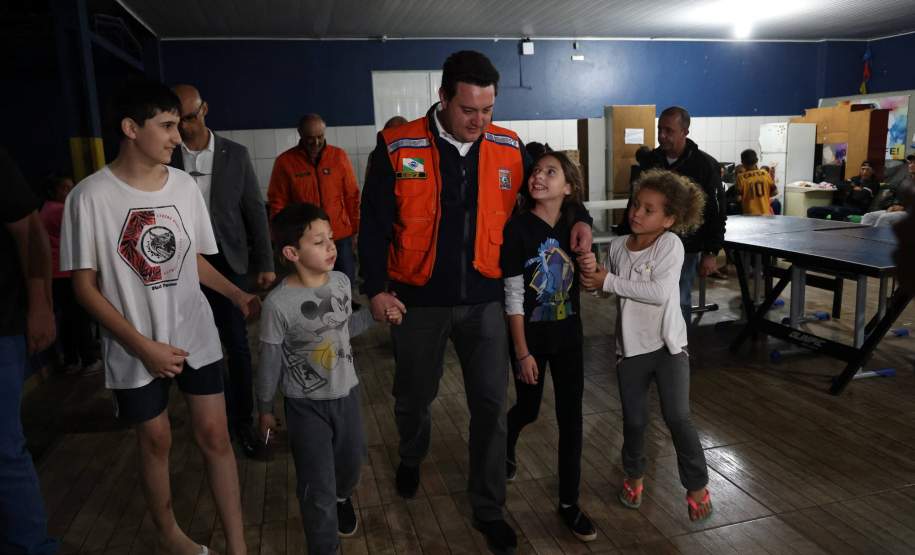 Governador visita São Mateus do Sul, uma das cidades mais afetadas pelas chuvas