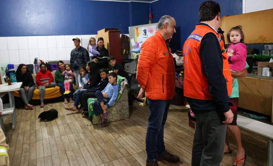 Governador visita São Mateus do Sul, uma das cidades mais afetadas pelas chuvas