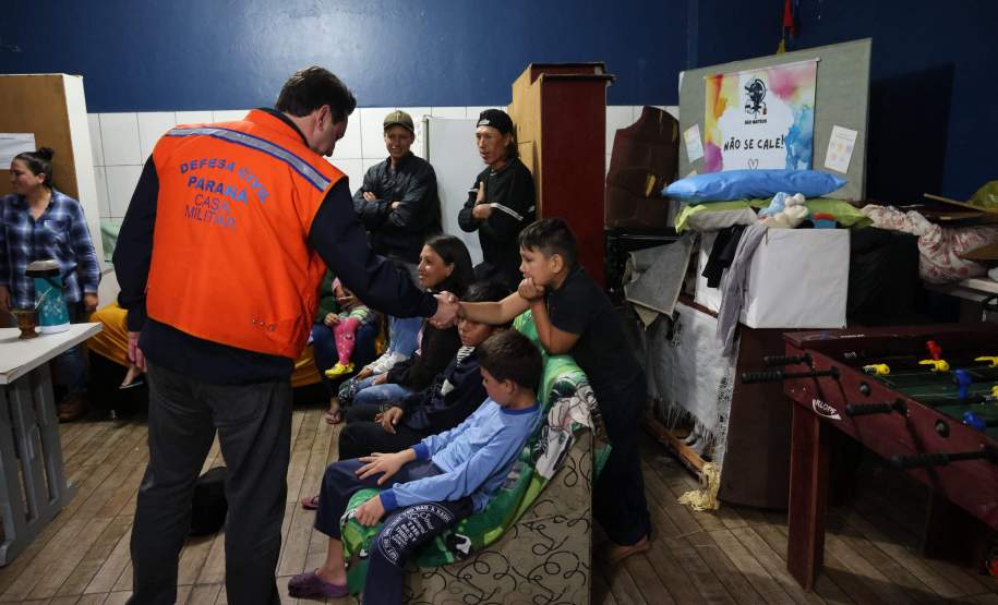 Governador visita São Mateus do Sul, uma das cidades mais afetadas pelas chuvas