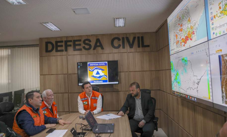 Governador libera R$ 1,6 milhão para apoio imediato a desabrigados e desalojados pelas chuvas no Paraná