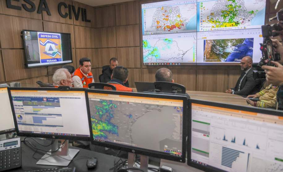 Governador libera R$ 1,6 milhão para apoio imediato a desabrigados e desalojados pelas chuvas no Paraná