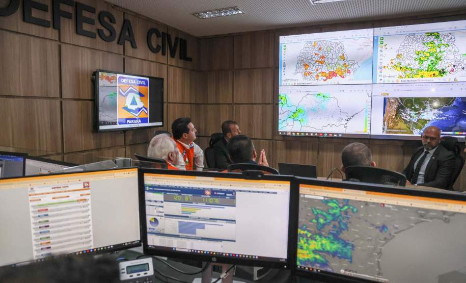 Governador libera R$ 1,6 milhão para apoio imediato a desabrigados e desalojados pelas chuvas no Paraná