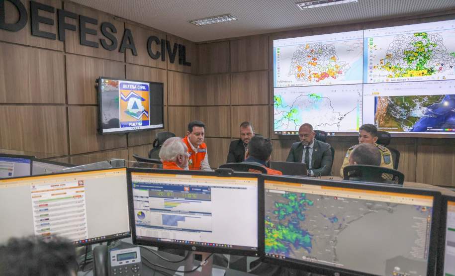 Governador libera R$ 1,6 milhão para apoio imediato a desabrigados e desalojados pelas chuvas no Paraná