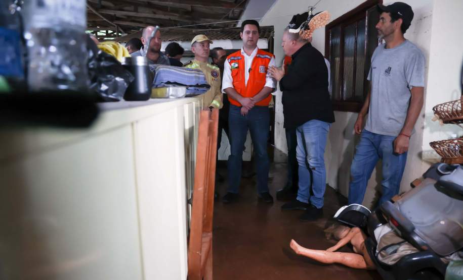 Governador acompanha atendimento à população de Dois Vizinhos e reforça apoio a municípios