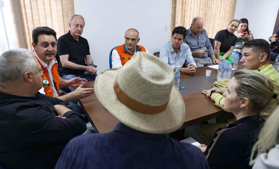 Governador acompanha atendimento à população de Dois Vizinhos e reforça apoio a municípios