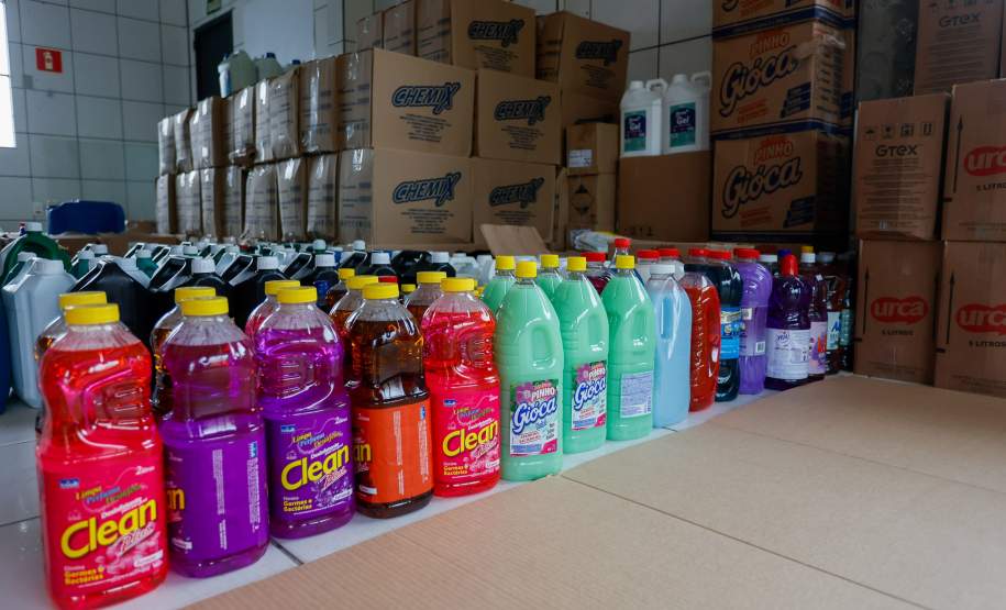 Campanha Juntos pelo Paraná entrega 64 mil itens a moradores afetados por chuvas