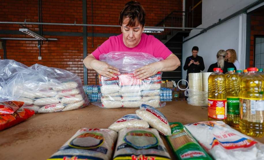 Campanha Juntos pelo Paraná entrega 64 mil itens a moradores afetados por chuvas