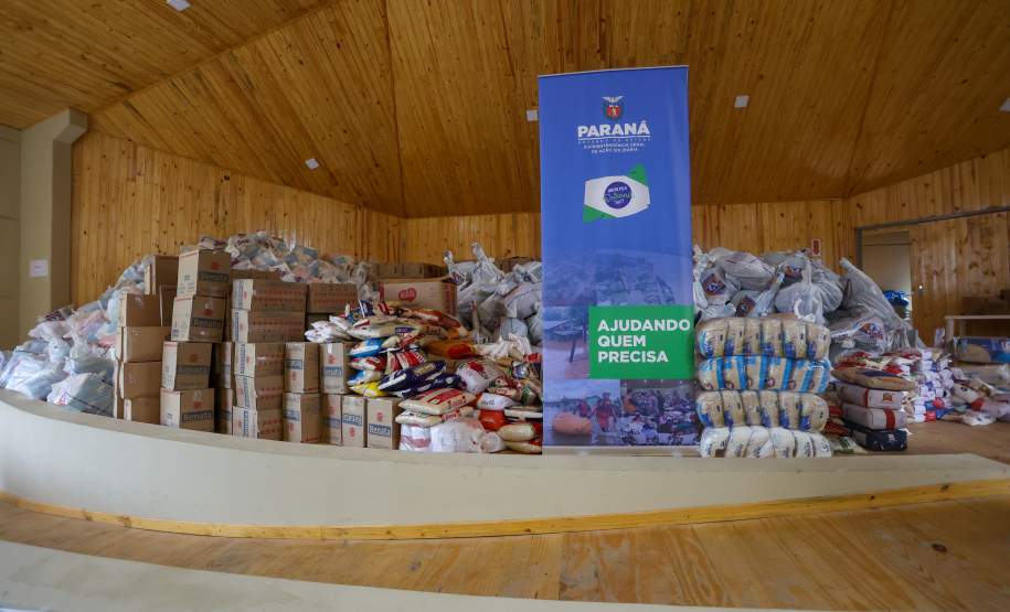Campanha Juntos pelo Paraná entrega 64 mil itens a moradores afetados por chuvas