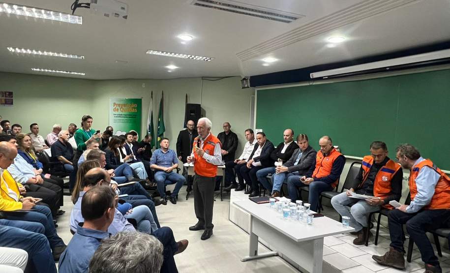 Vice-governador e ministro da Integração se reúnem com moradores de União da Vitória