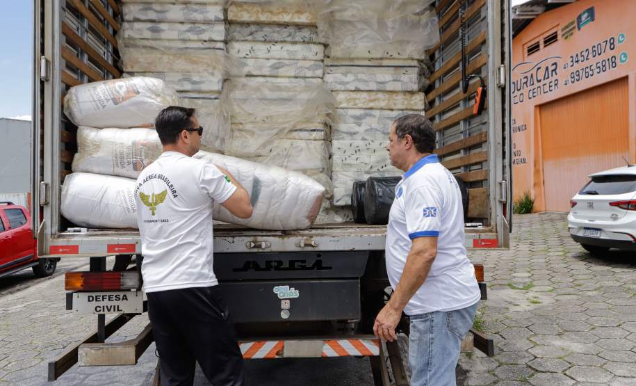 Defesa Civil envia caminhões com mantimentos para Matinhos e Pontal do Paraná
