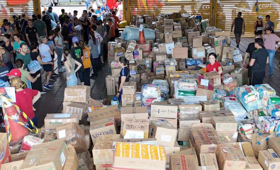 Paraná chega a 3,3 mil toneladas de doações arrecadadas para o Rio Grande do Sul