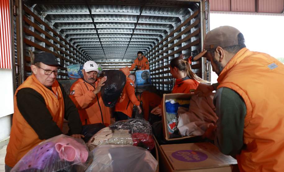 Paraná supera obstáculos para realizar entrega de donativos ao Rio Grande do Sul