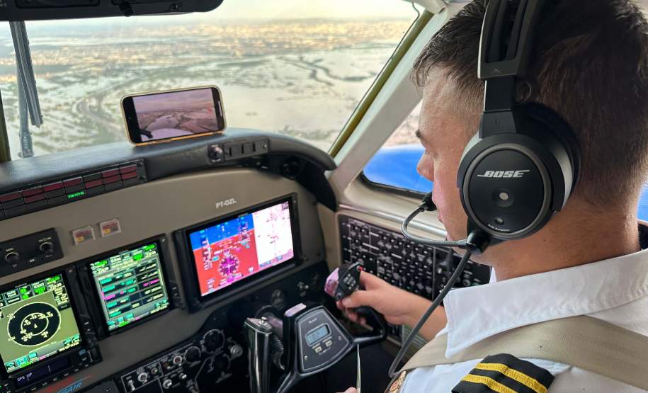 Aviões do Paraná levam veterinários, medicamentos e internet ao Rio Grande do Sul